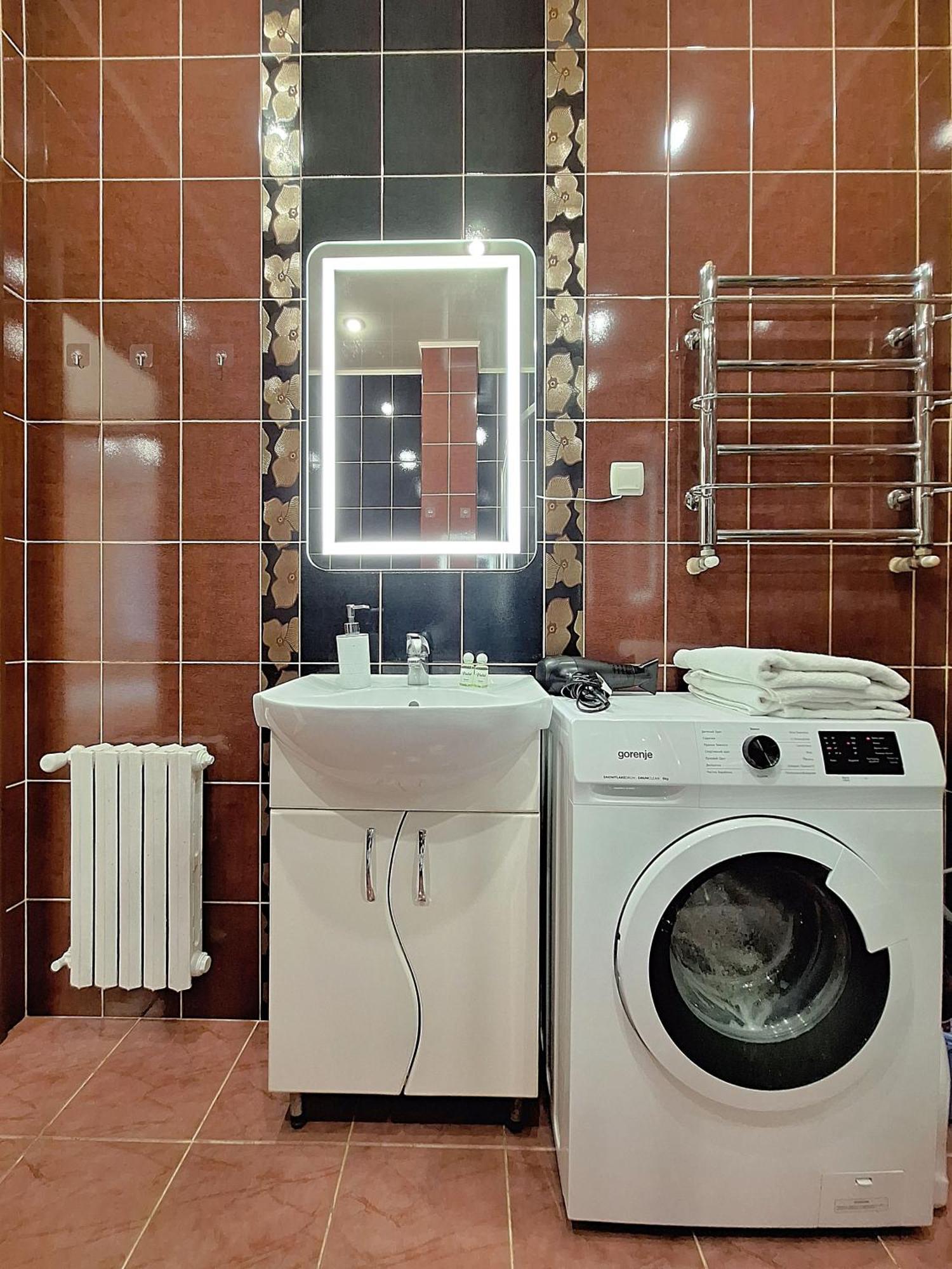 Однокімна Квартира Біля Каштанової Алеї У Центрі Полтави Мережа Alexapartments Документи Для Відряджень Безконтатне Заселення 24-7 Poltava Dış mekan fotoğraf